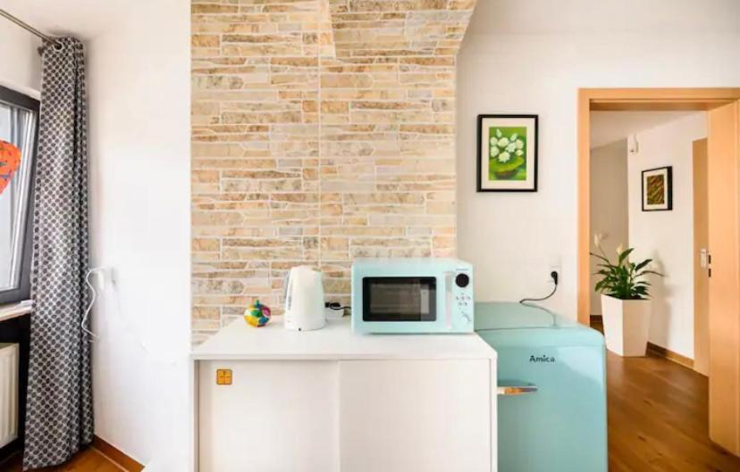 Guenstiges Gruenes Ferienzimmer Mit Separater Moderner Dusche Lörrach Εξωτερικό φωτογραφία